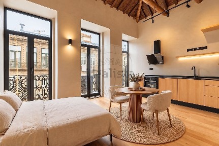 Apartamento T0 à venda na Rua do Bonfim