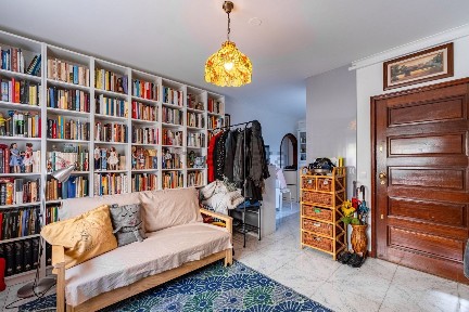 Apartamento T1 à venda na Rua Vitorino Nemésio s/n