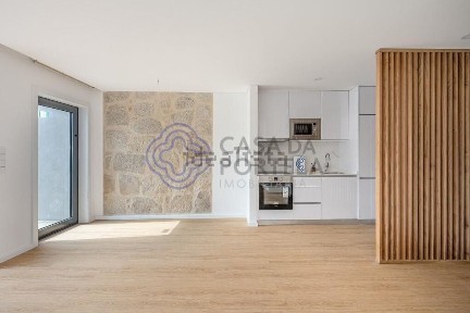 Apartamento T0 à venda na Rua de Miraflor, 46