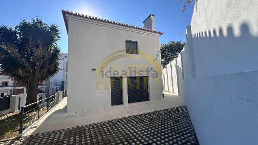Casa ou moradia à venda na Travessa Academia de Instrução e Recreio Familiar Almadense