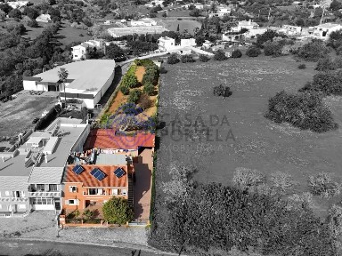 Moradia geminada à venda no Caminho da Ribeira de Vale da Mó