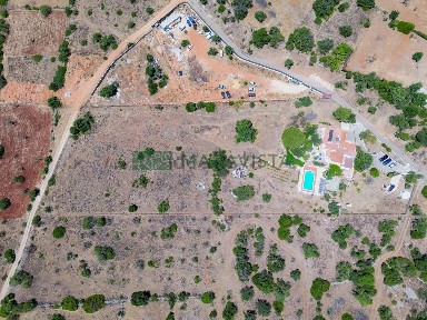 Casa ou moradia à venda em Santa Bárbara de Nexe