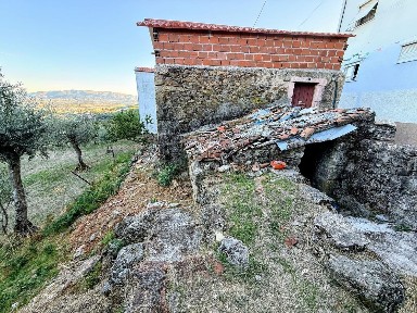 Casa de aldeia à venda na Rua da Fonte