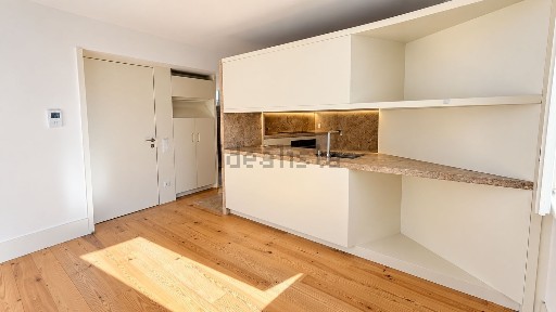 Arrendamento de apartamento T2 na Rua Luciano Cordeiro