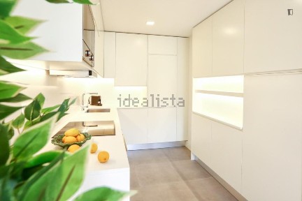 Arrendamento de apartamento T3 na Rua Álvaro Coutinho