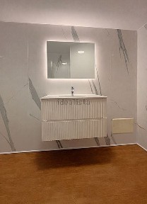 Apartamento T2 à venda na Rua dos Três Vales