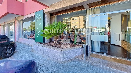 Negócio para trespasse na Rua Doutor José Bragança Tavares s/n