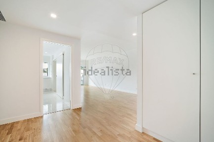 Apartamento T3 à venda na Avenida 5 de Outubro