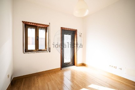 Arrendamento de apartamento T1 no Monte de Burgos