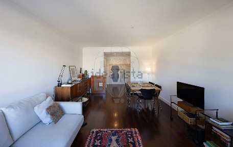 Arrendamento de apartamento T1 na Alameda Jardins da Arrábida