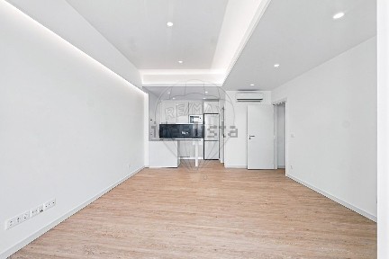 Arrendamento de apartamento T3 no Largo Artur Barreto