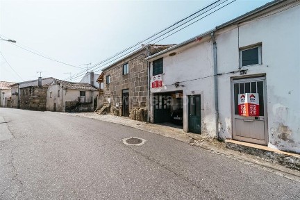 Moradia em banda à venda em Peraboa