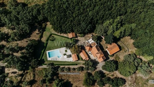 Moradia independente à venda em Teixoso e Sarzedo