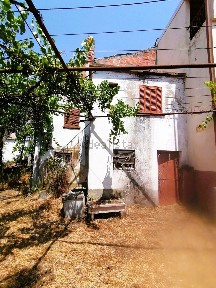 Moradia independente à venda na Rua das Sobreiras da Rainha
