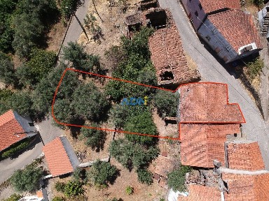 Moradia geminada à venda em Montes da Senhora