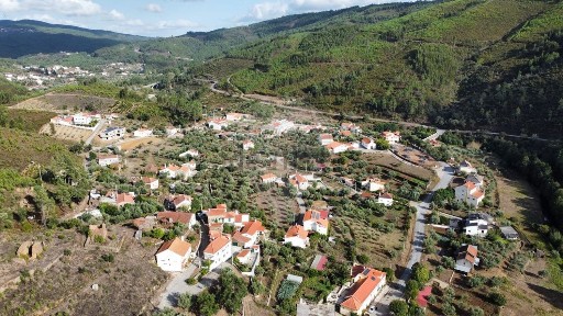 Moradia independente à venda na Várzea dos Cavaleiros