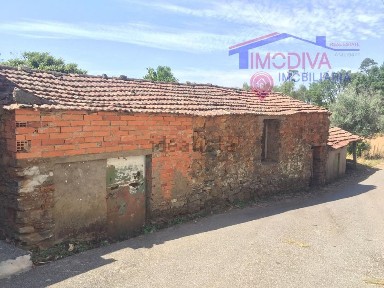 Moradia independente à venda em Pedrógão Pequeno