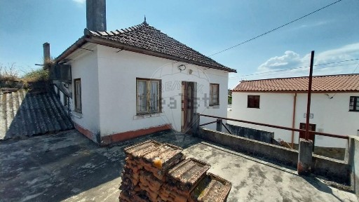 Moradia independente à venda na Sertã