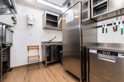 OPORTUNIDADE DE TRESPASSE - Café / Mercado | Av. António Augusto Aguiar - Lisboa
