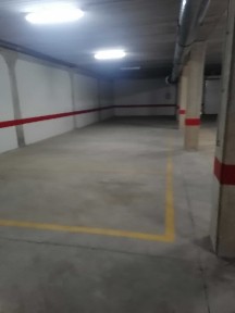 Armazém para arrendar parque industrial junto ao shopping strada