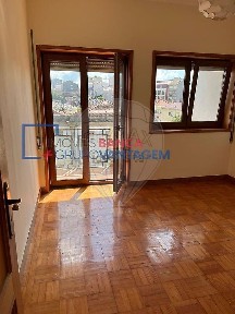 Apartamento T2 à venda na Rua de 9 de Julho