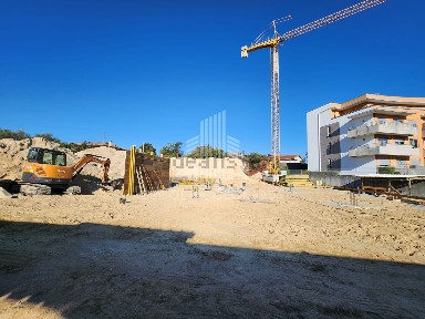 Apartamento T2 à venda na Rua Tomás Ribeiro s/n