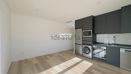 Apartamento T1 à venda no Largo República