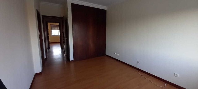 Arrenda-se apartamento