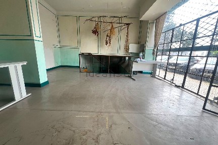 Arrendamento de espaço comercial na Rua Francisco Metrass