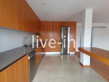 Arrendamento de apartamento T2 na Rua Padre Pascoal