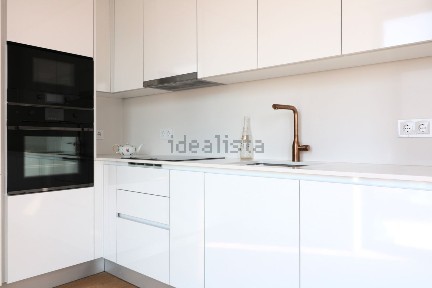 Arrendamento de apartamento T2 na Avenida Doutor Lourenço Peixinho s/n