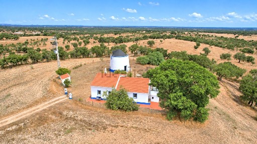 Quinta à venda em Moinho do Almarjão s/n