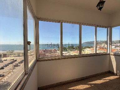 Arrendamento de apartamento T3 na Avenida Luísa Todi