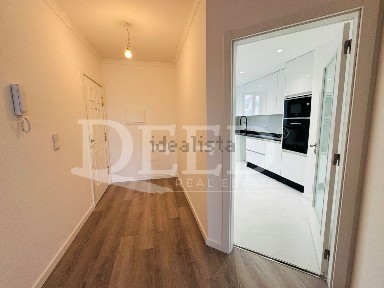 Apartamento T2 à venda no Caminho de São Martinho