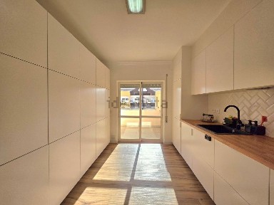 Arrendamento de penthouse na Rua Belchior Moreira de Barbudo