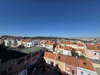 Arrendamento de apartamento T1 na Rua Dom Carlos de Mascarenhas, 28