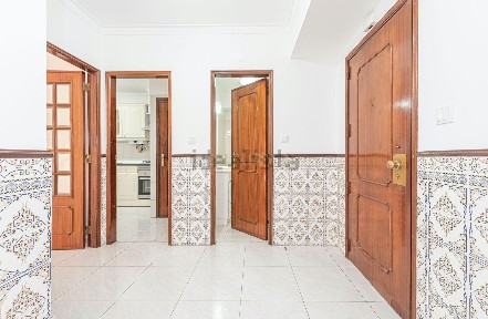 Arrendamento de apartamento T2 na Avenida Professor Doutor Egas Moniz, 5