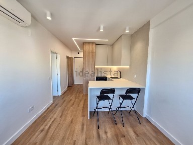 Arrendamento de apartamento T1 na Avenida Columbano Bordalo Pinheiro