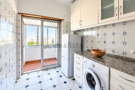 Arrendamento de apartamento T0 no Alto dos Moinhos