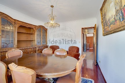 Arrendamento de apartamento T2 na Rua Artur Bual
