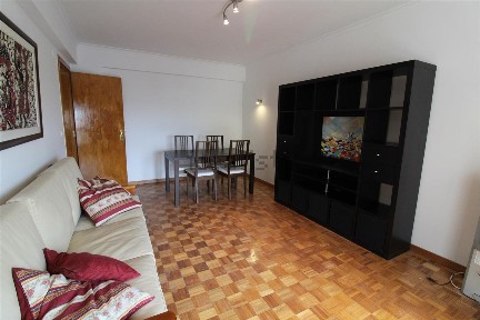 Arrendamento de apartamento T1 na Rua Frederico George
