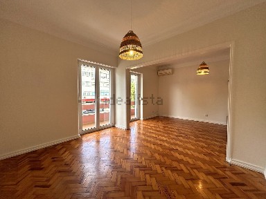 Alvalade, Bairro de Alvalade, Avenida de Roma